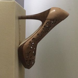 Brand new hi heels beige